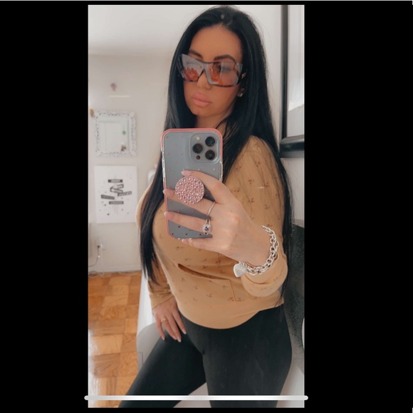 Meet your Posher, Sabrina - Picture 5 of 11